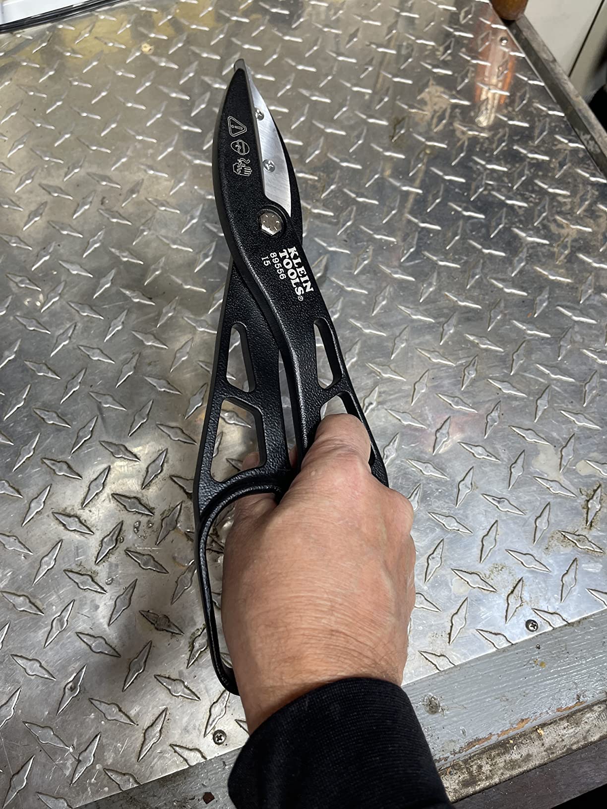 Klein Tools 89556 Metal Cutter, Tin Snips Cut Tin, Copper, Aluminum, Vinyl, Steel and Stainless Steel, 12-Inch customer photo 2
