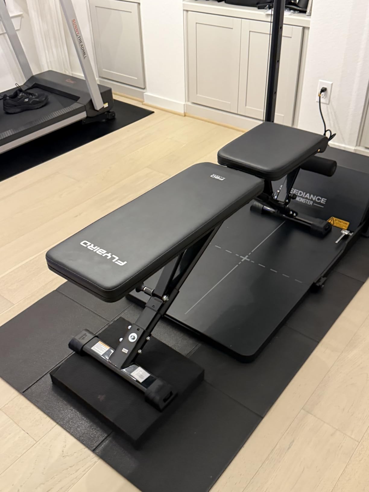 FLYBIRD WB5 Weight Bench, ASTM-Certified 800LBS Adjustable Weight Bench Workout Bench Foldable for Home Gym, 90° to -30° FID and 30in Extended Backrest for Bench Press Strength Training Exercise customer photo 2