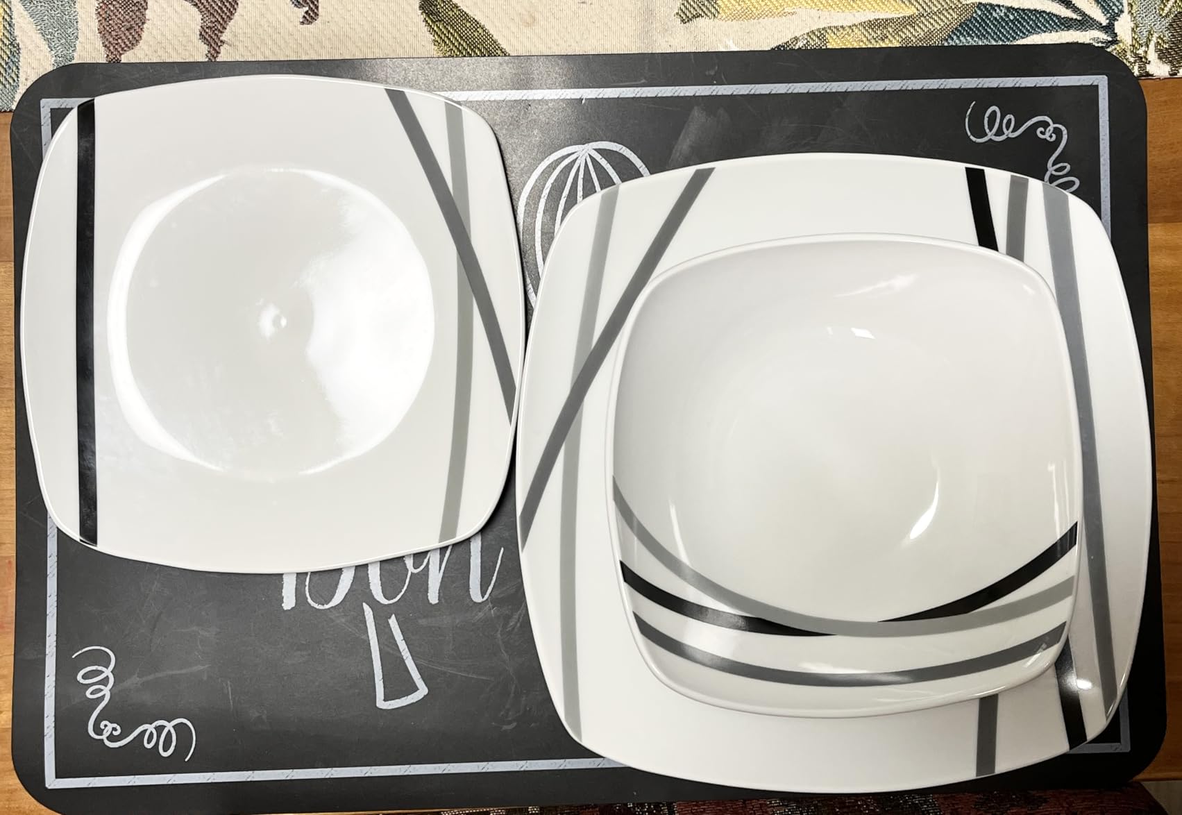 Amazon Basics Square Dinnerware Set for 6, Plates and Bowls for Kitchen, 18-Piece, Dishwasher and Microwave Safe, Modern Beams customer photo 2