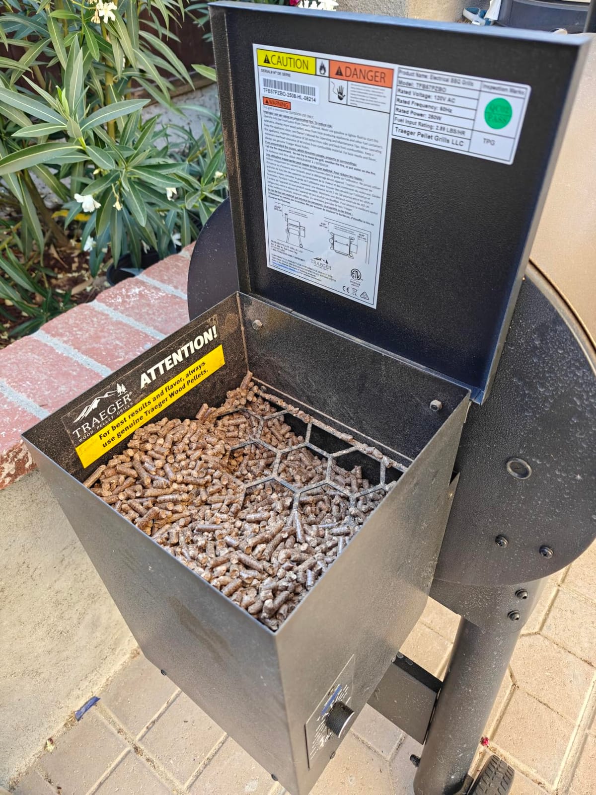 Traeger Pro 22 Wood Pellet Grill & Smoker, 572 Sq In customer photo 2