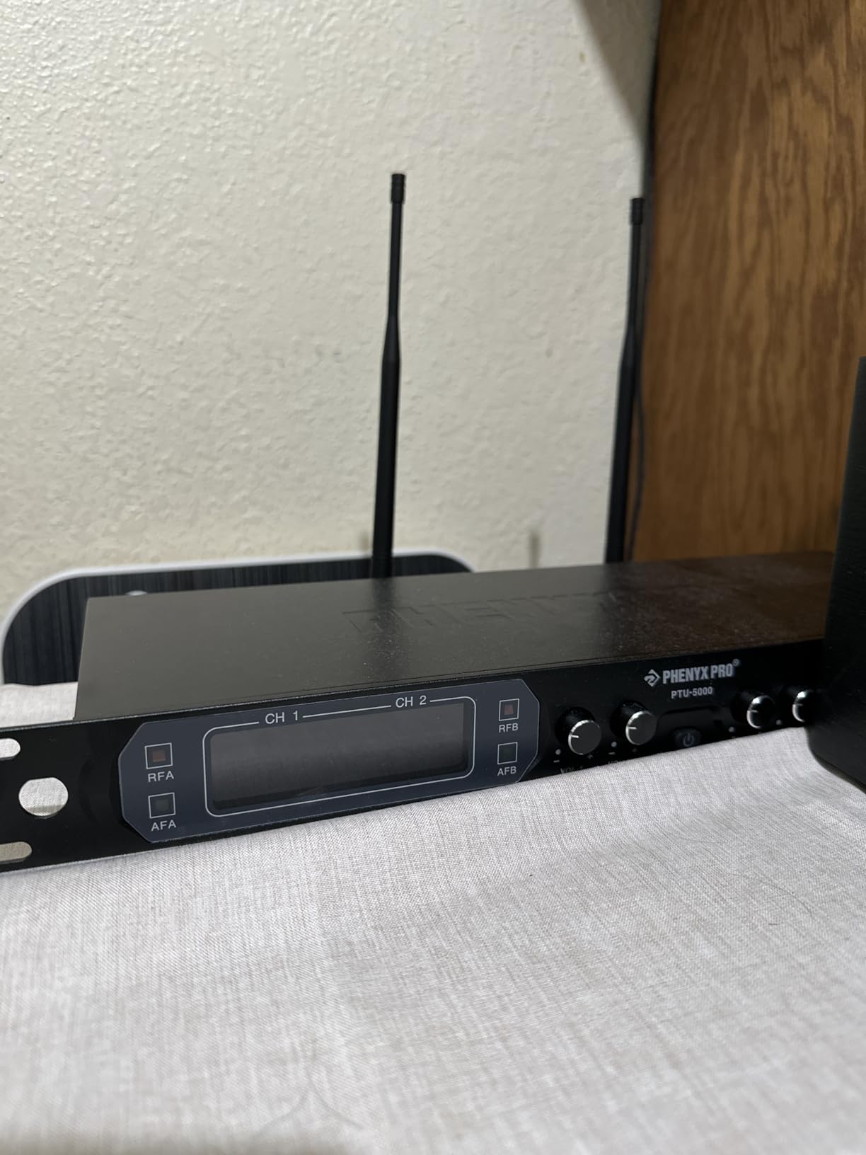Phenyx Pro Wireless Microphone System, 4-Channel UHF Wireless Mic, Fixed Frequency Metal Cordless Mic with 4 Handheld Dynamic Microphones, 260ft Range, Mics for Singing, Church(PTU-5000-4H) customer photo 1