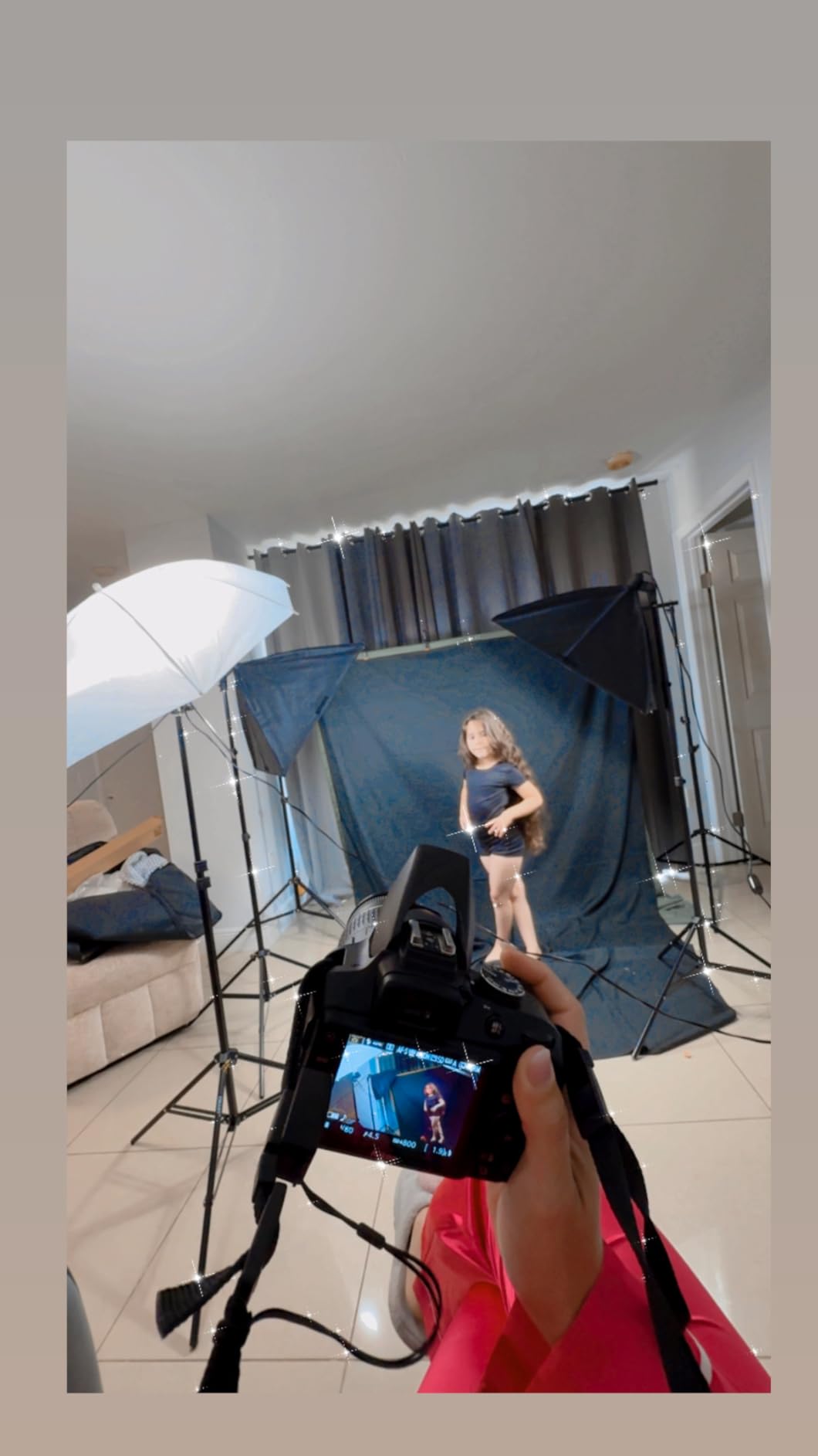 EMART 8.5 x 10 ft Backdrop Support System, Professional Photography Lighting Kit with 5500K 50W LED, 6 * 9ft Backdrop *3, Reflector, Umbrellas & Softbox Lighting Kit for Studio, Portrait, Video Shooting customer photo 1