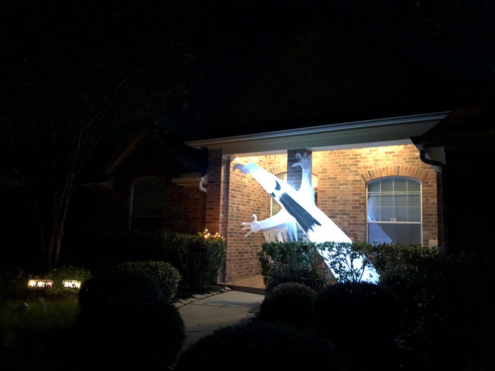 Joiedomi 12 FT Halloween Inflatables Outdoor Decorations, Scary Ghost Halloween Decor, Inflatable Ghost Blow Ups for Yard with LEDs for Outside Yard Decorations customer photo 1