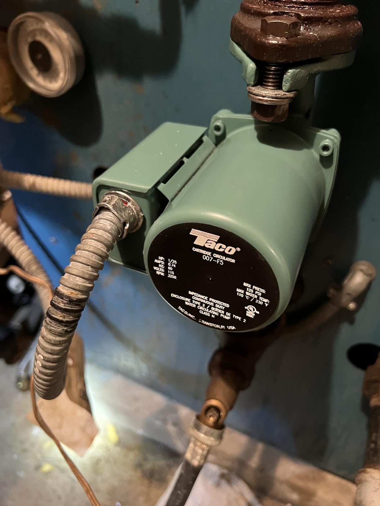 Taco 007-F5 Cast Iron Circulator, 1/25 HP Pump with Universal Pump Flange Gaskets and Wire Gland, Green customer photo 1