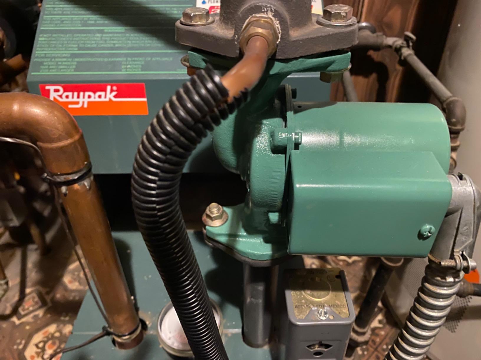 Taco 007-F5 Cast Iron Circulator, 1/25 HP Pump with Universal Pump Flange Gaskets and Wire Gland, Green customer photo 2