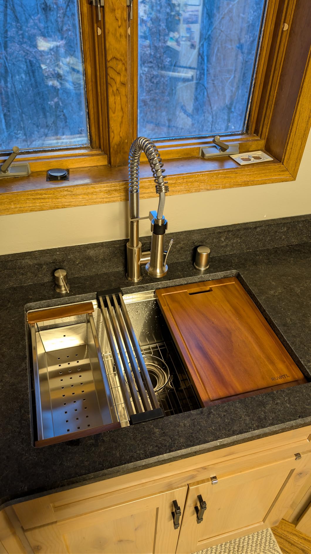 Ruvati 30-inch Undermount 16 Gauge Stainless Steel Workstation Kitchen Sink Single Bowl - Soundproof Multifunction Chef Sink with Cutting Board & Accessories, Brushed Finish RVH8310 customer photo 2