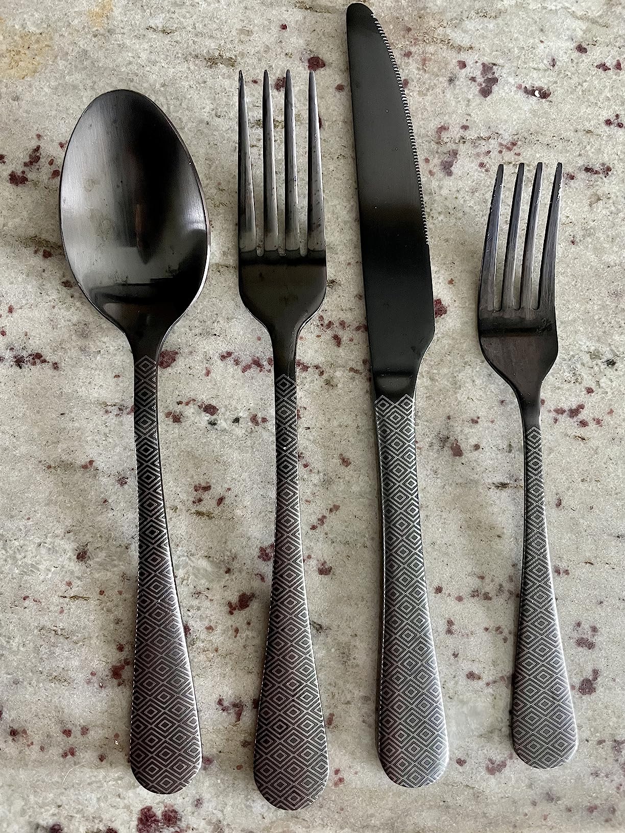 Matte Black Silverware Set, Satin Finish 20-Piece Stainless Steel Flatware Set, Kitchen Utensil Set Service for 4, Tableware Cutlery Set for Home and Restaurant, Dishwasher Safe customer photo 2