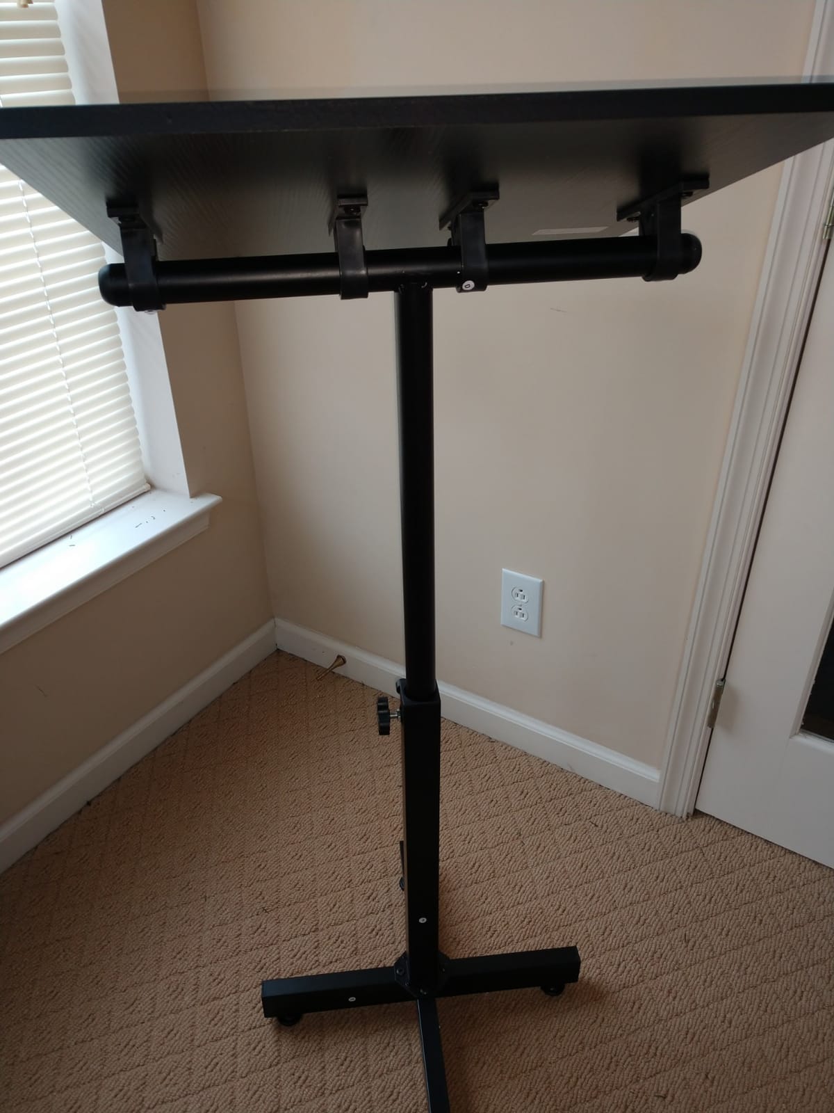 Bonnlo Classic Lectern Podium Stand, Height Adjustable Mobile Podium, Multi-Purpose Tabletop for Speech, Lecture, Church, Reading or Laptop Desk with Edge Stopper, Black customer photo 1