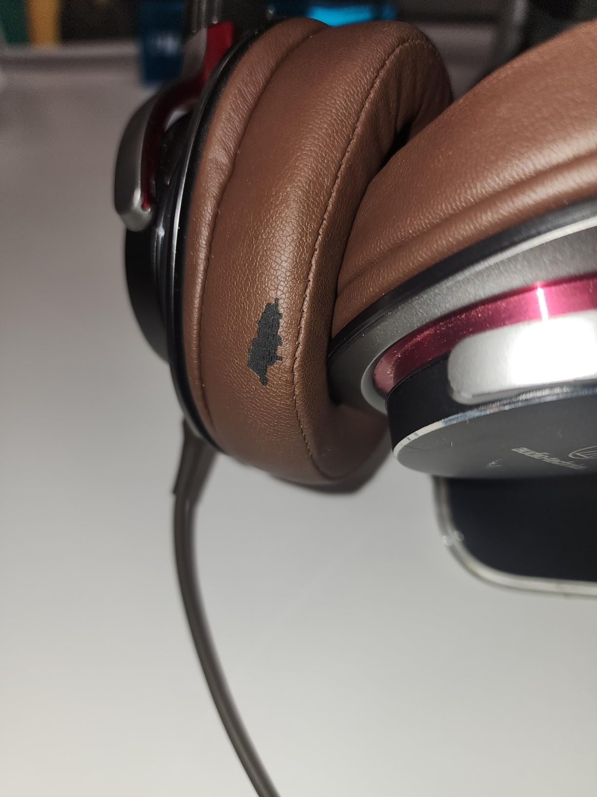 ATH-MSR7bBK Over-Ear High-Resolution Headphones, Black customer photo 2