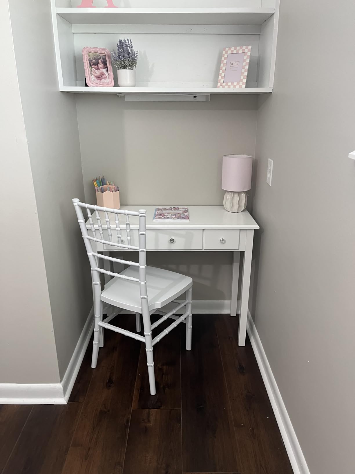 EMMA + OLIVER Matte White Resin Chiavari Chair customer photo 1