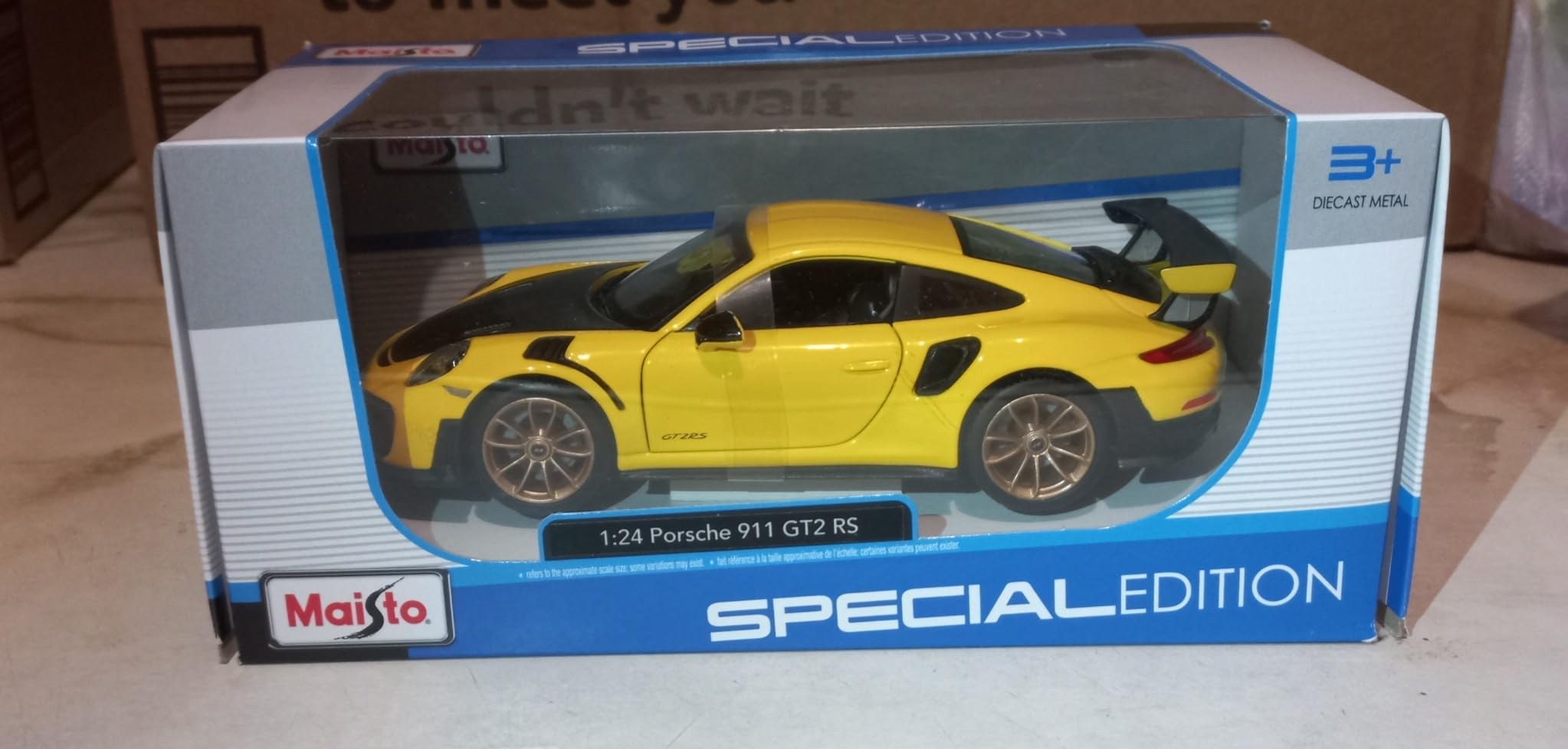 Maisto Porsche 911 GT2 RS Yellow with Carbon Hood and Gold Wheels Special Edition 1/24 Diecast Model Car customer photo 2