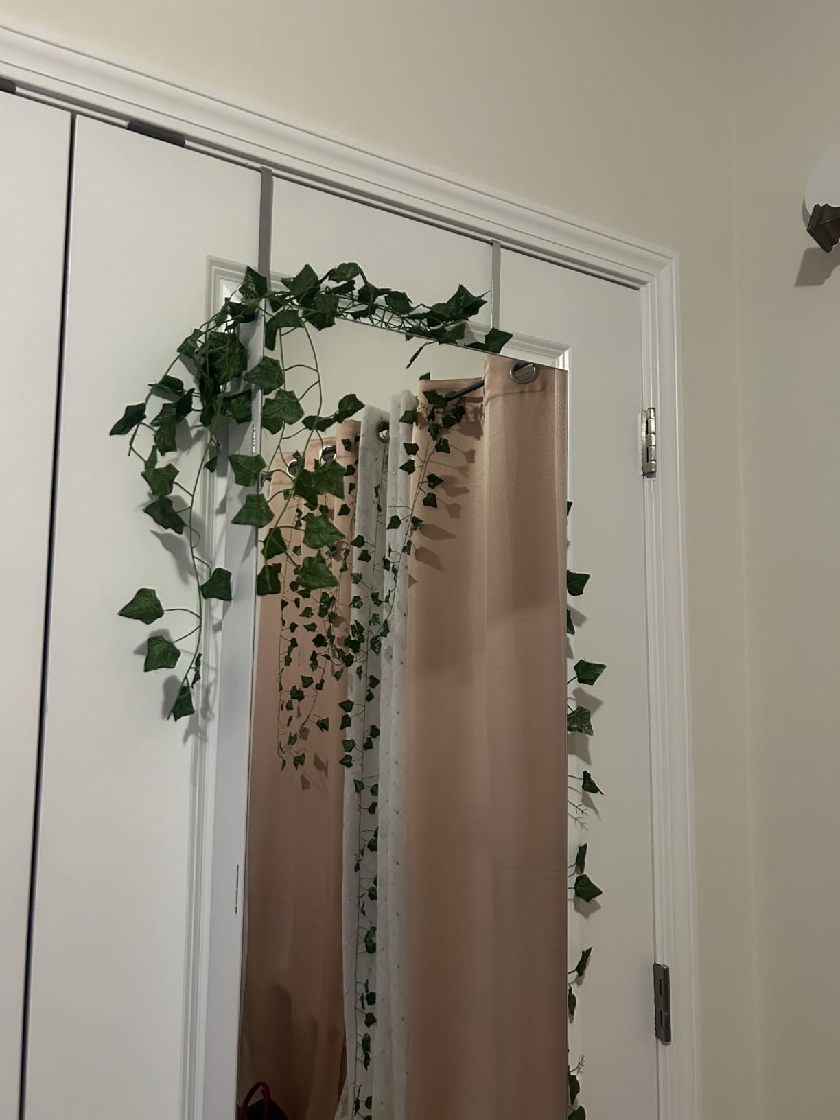 SONGMICS Hanging Jewelry Cabinet, Wall-Mounted Cabinet with LED Interior Lights, Door-Mounted Jewelry Organizer, Full-Length Mirror, Gift Idea, White UJJC99WT customer photo 1