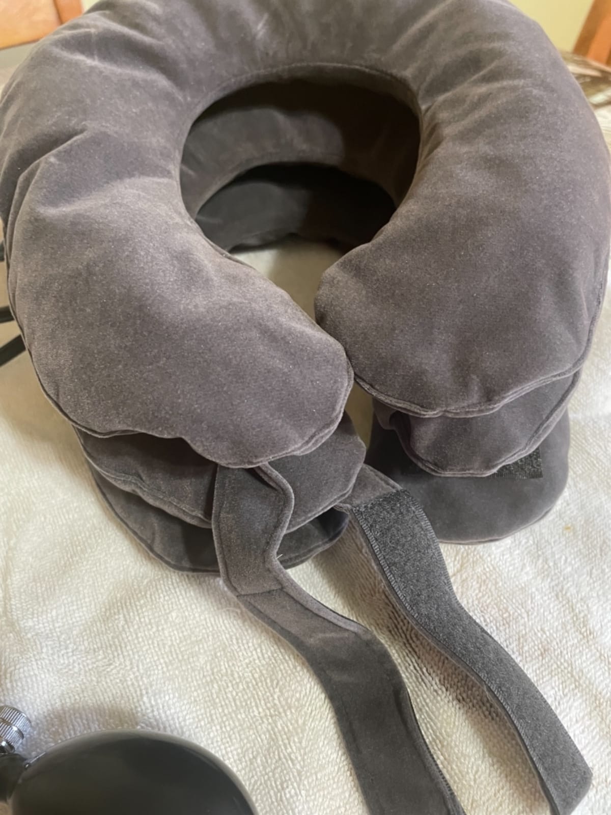 S Cervical Neck Traction Device for Instant Neck Pain Relief - Inflatable & Adjustable Neck Stretcher Neck Support Brace, Neck Traction Pillow for Home Use Neck Decompression customer photo 2