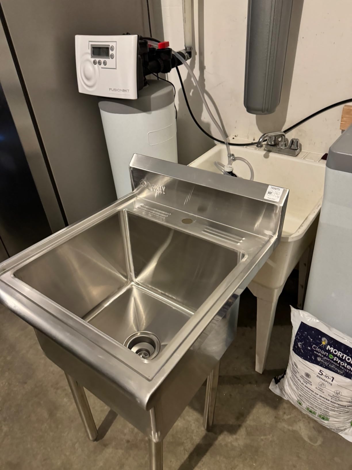 TRINITY BASICS 21.5in Freestanding Stainless Steel Utility Sink, NSF Sink For Laundry Room, Garage, Shop, Kitchen Prep, Food Truck, Dog Wash, with Hot/Cold Pullout Chrome Faucet, 21.5