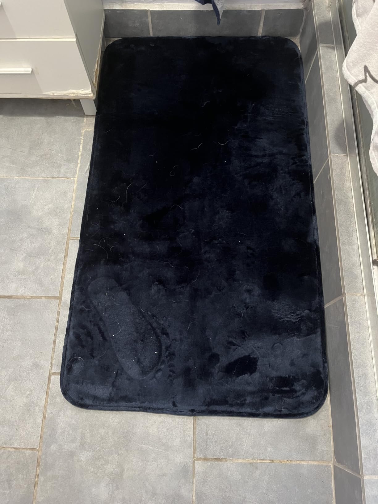 GORILLA GRIP Memory Foam Bath Rugs, Soft Absorbent Velvet Bathroom Mats, Durable Dots on Underside, Machine Washable Bathmat, Carpet Rug Room Decor for Shower Floor, 24x17 Mat, Graphite Gray customer photo 1
