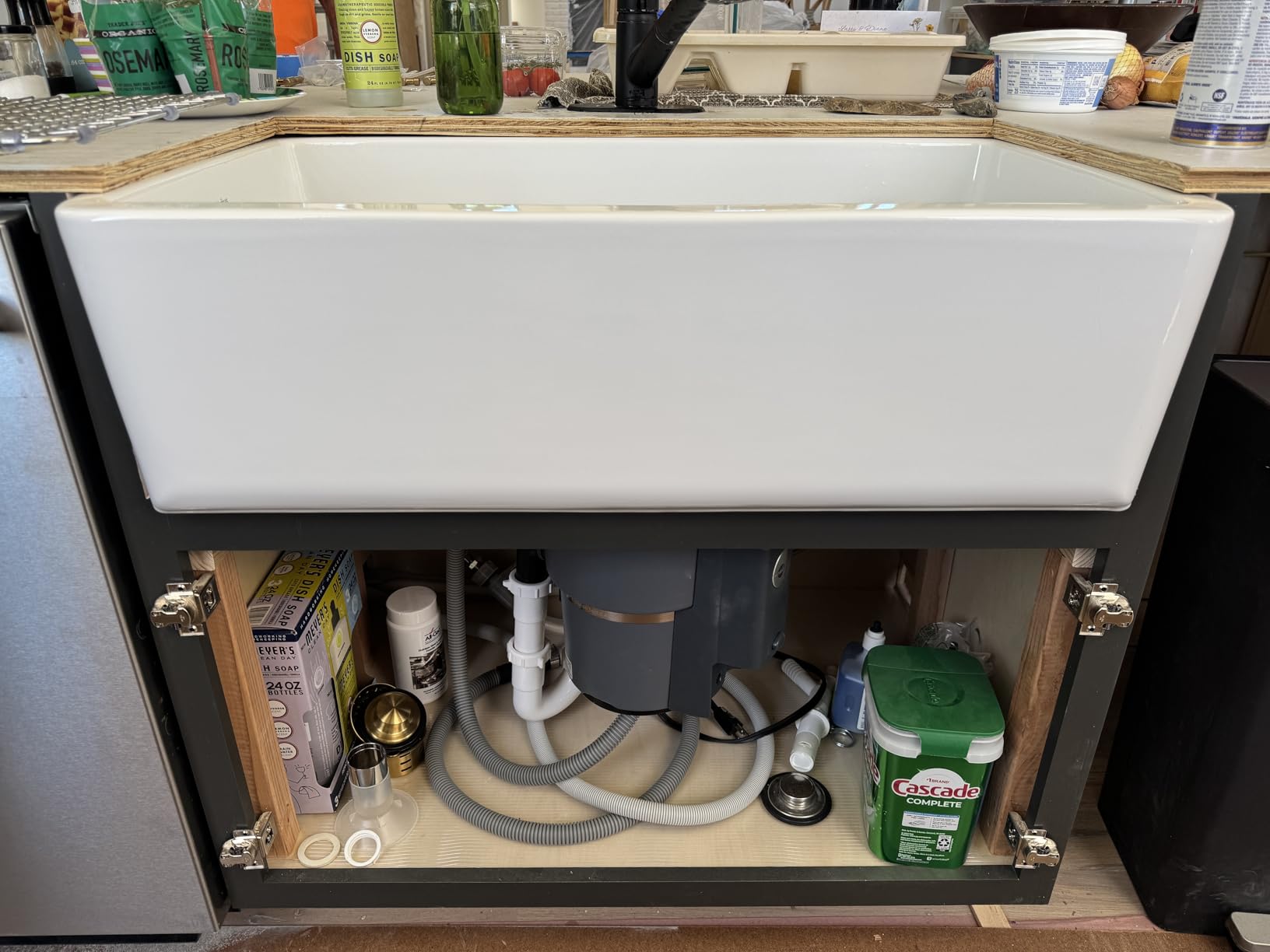 KRAUS KFR1-33GWH Turino Reversible 33-inch Fireclay Farmhouse Flat Apron Front Single Bowl Kitchen Sink customer photo 2