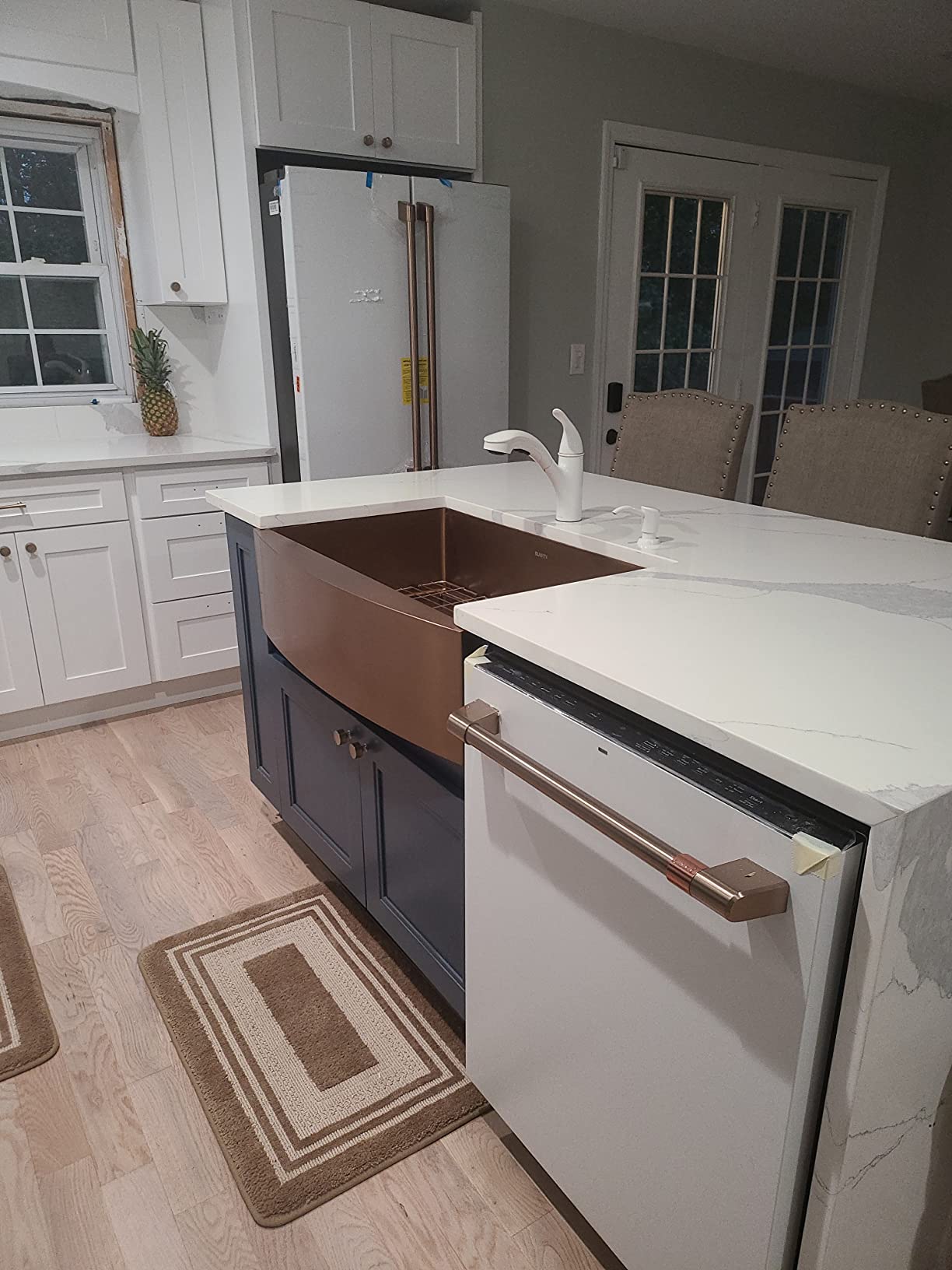 Ruvati Copper Tone 33-inch Apron-Front Farmhouse Kitchen Sink - Matte Bronze Stainless Steel Single Bowl - RVH9733CP customer photo 1