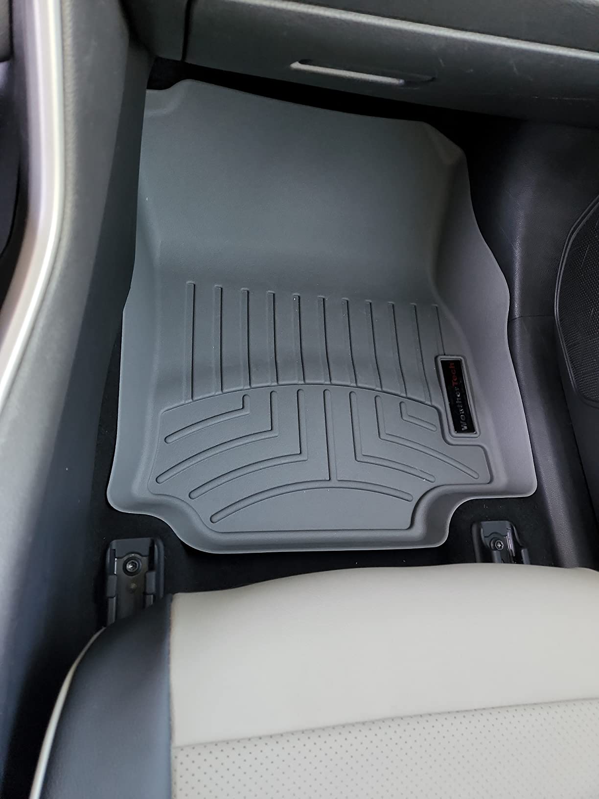 WeatherTech Cargo Trunk Liner for Toyota RAV4 Hybrid, RAV4 Behind 2nd Row (401246), Black customer photo 1