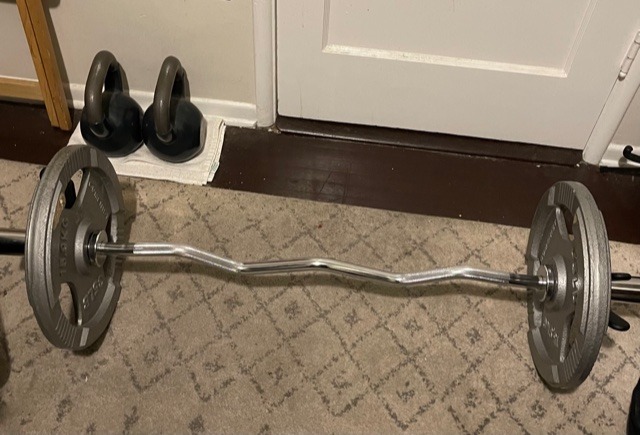EZ Curl Bar, Alloy Steel Chrome, 47 inch 17lbs Weight, 400lbs Capacity customer photo 1