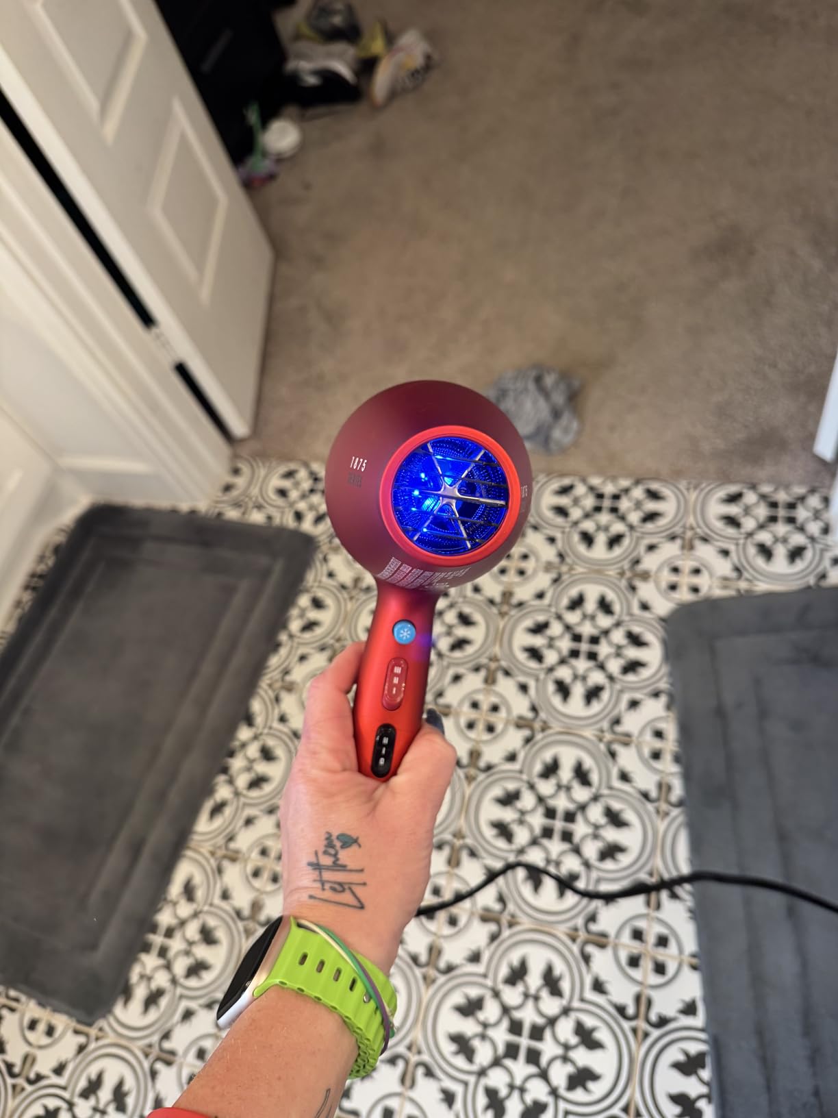 CHI 1875 Series Professional Ionic Hair Dryer with Ceramic Technology, 1875W Fast Drying Blow Dryer, Frizz Reduction & Shine, 3 Heat/2 Speed, Diffuser & Concentrator Attachments customer photo 2