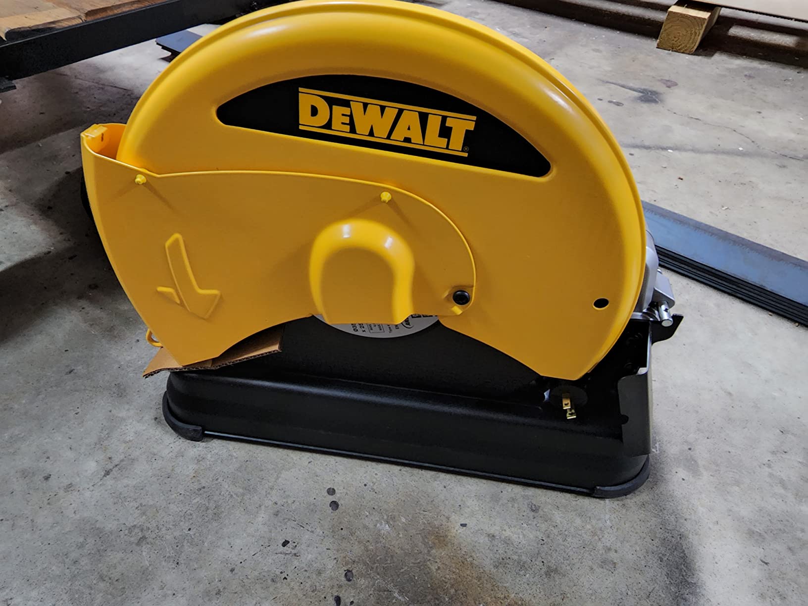 DEWALT Chop Saw, 14-Inch (D28730) customer photo 1