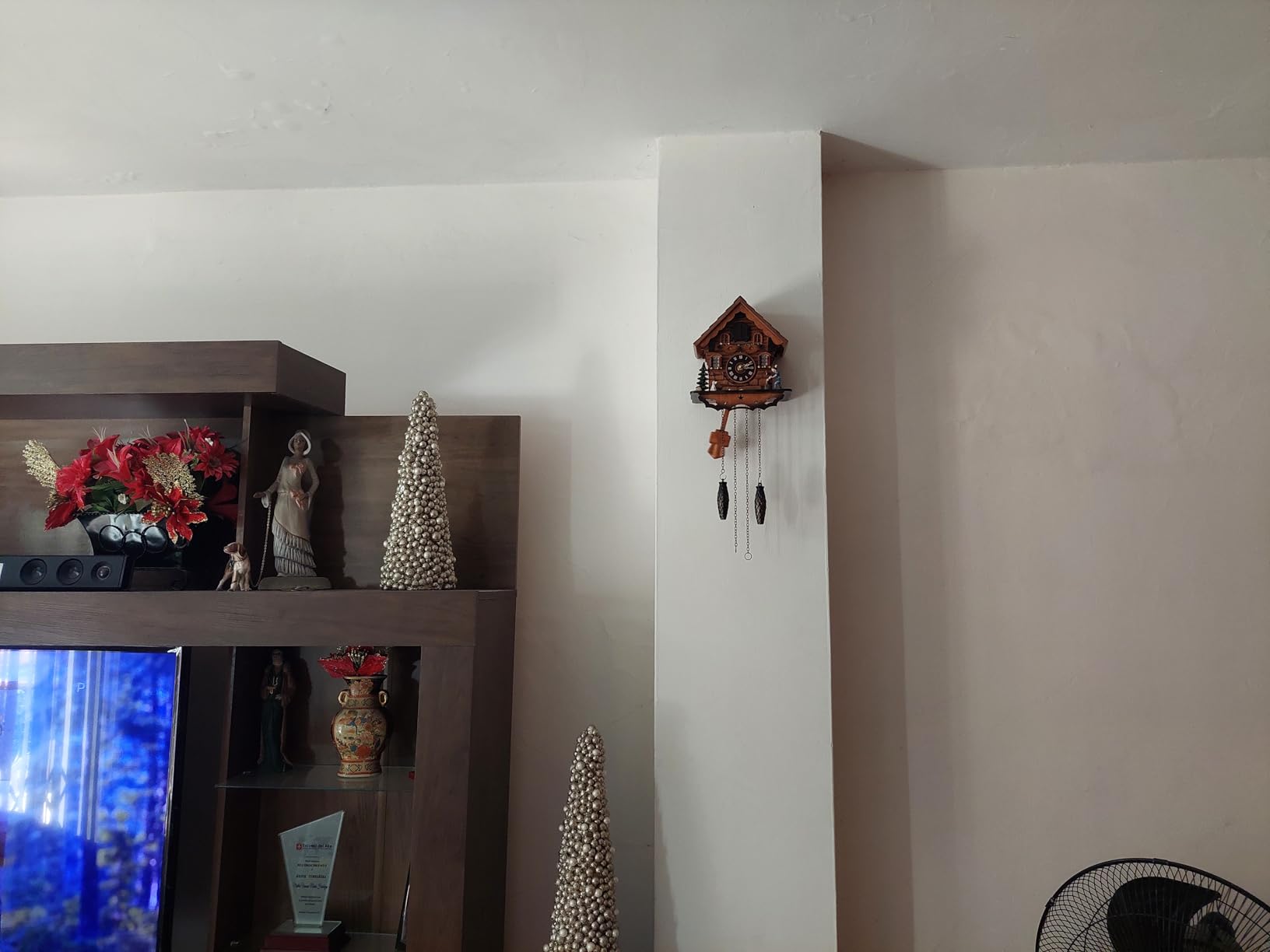 Kintrot Cuckoo Clock Traditional Black Forest Clock Antique Wooden Pendulum Quartz Wall Clock customer photo 1