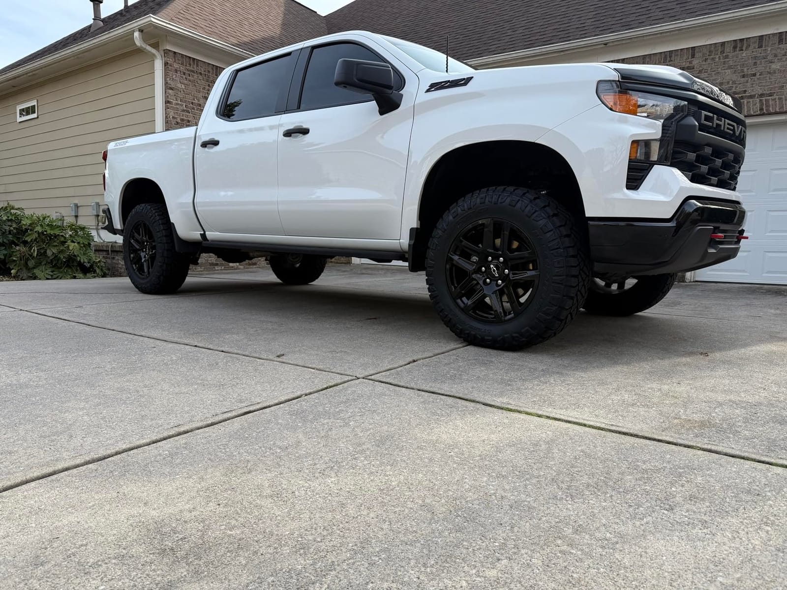 ReadyLift 69-3920 2.0'' Front with 1.0'' Rear SST Lift Kit customer photo 1
