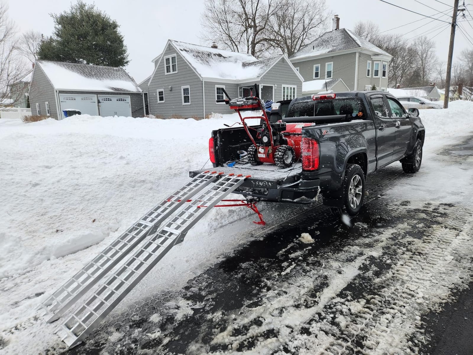 ATV Ramps for Pickup Trucks, 7.5 ft Folding Aluminum Truck Ramps 2 Pack customer photo 1
