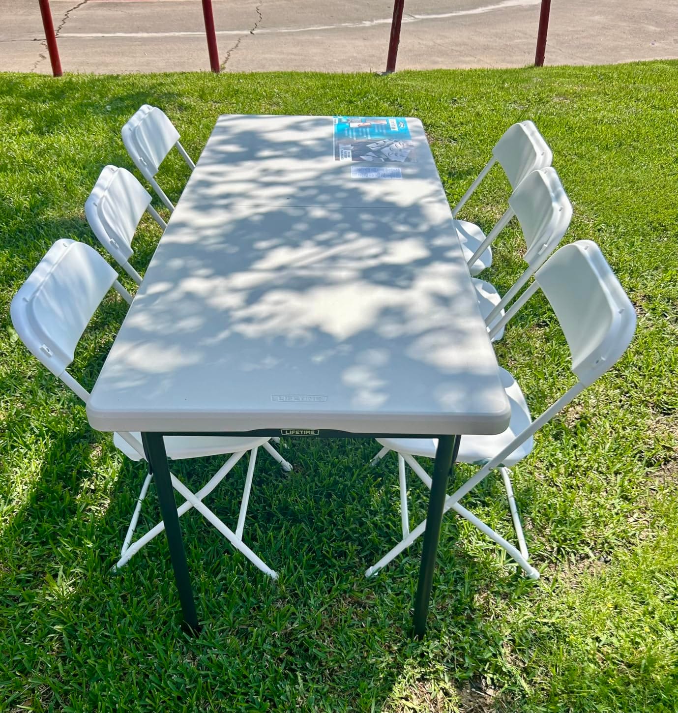VINGLI 10 Pack Black Plastic Folding Chair, Indoor Outdoor Portable Stackable Commercial Seat with Steel Frame 350lb. Capacity for Events Office Wedding Party Picnic Kitchen Dining customer photo 1