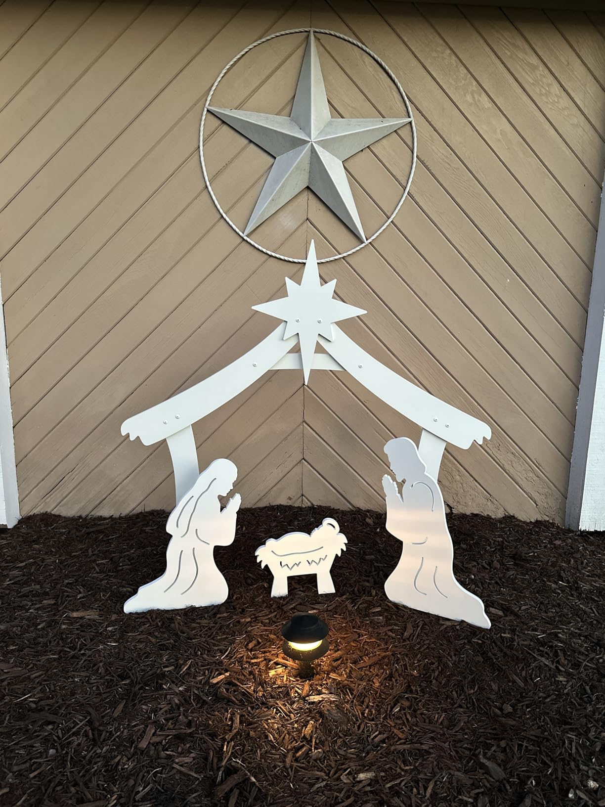 FrontYard Originals All-Weather Outdoor Holy Family Nativity, Waterproof, Made in USA, 4ft Tall, Durable Material, Simple Assembly, Easy Storage, Yard Nativity Set customer photo 2