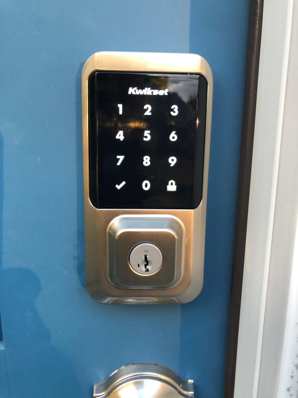 Kwikset Halo Wi-Fi Smart Lock, Keyless Entry Front Door Touchscreen Deadbolt, Matte Black Finish, Grade AAA Certified, UL Listed, Easy Install No Hub, App Control customer photo 1