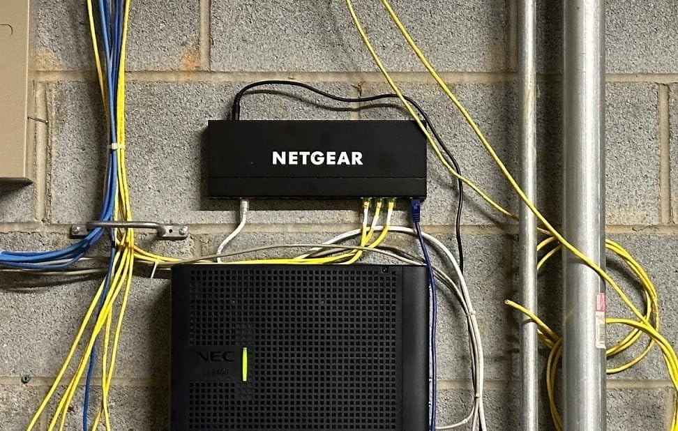 NETGEAR 16 Port PoE Gigabit Ethernet Unmanaged Network Switch (GS316PP) | Essentials Model with 16 x PoE+ Ports @ 183W, Fanless Design for Silent Operation, Desktop or Wall Mount customer photo 2