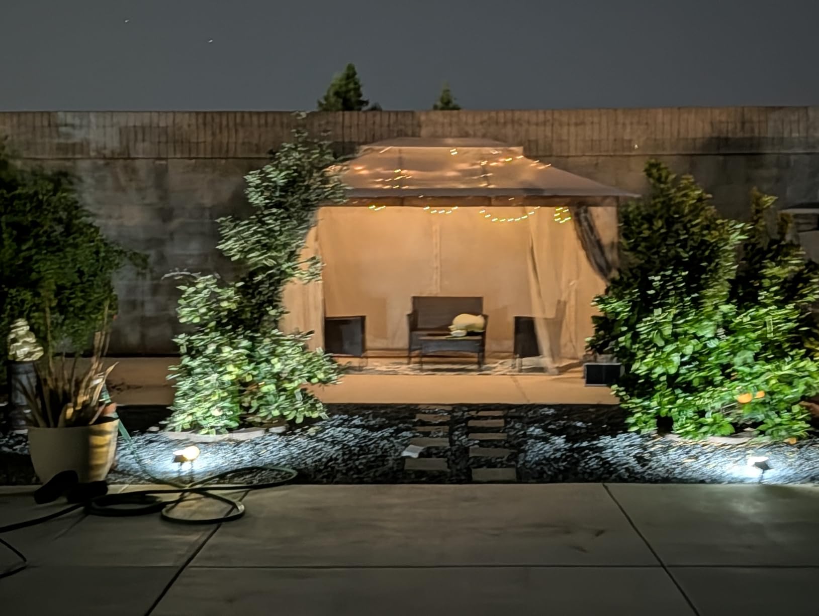 Linkind Solar Lights Outdoor Waterproof Landscape Spotlight Daylight 2 Pack | Starray, 3 Lighting Modes, 6500K, Dusk to Dawn, Auto On Off for Landscape Garden Yard Tree Flag Pathway Patio House Sign customer photo 2