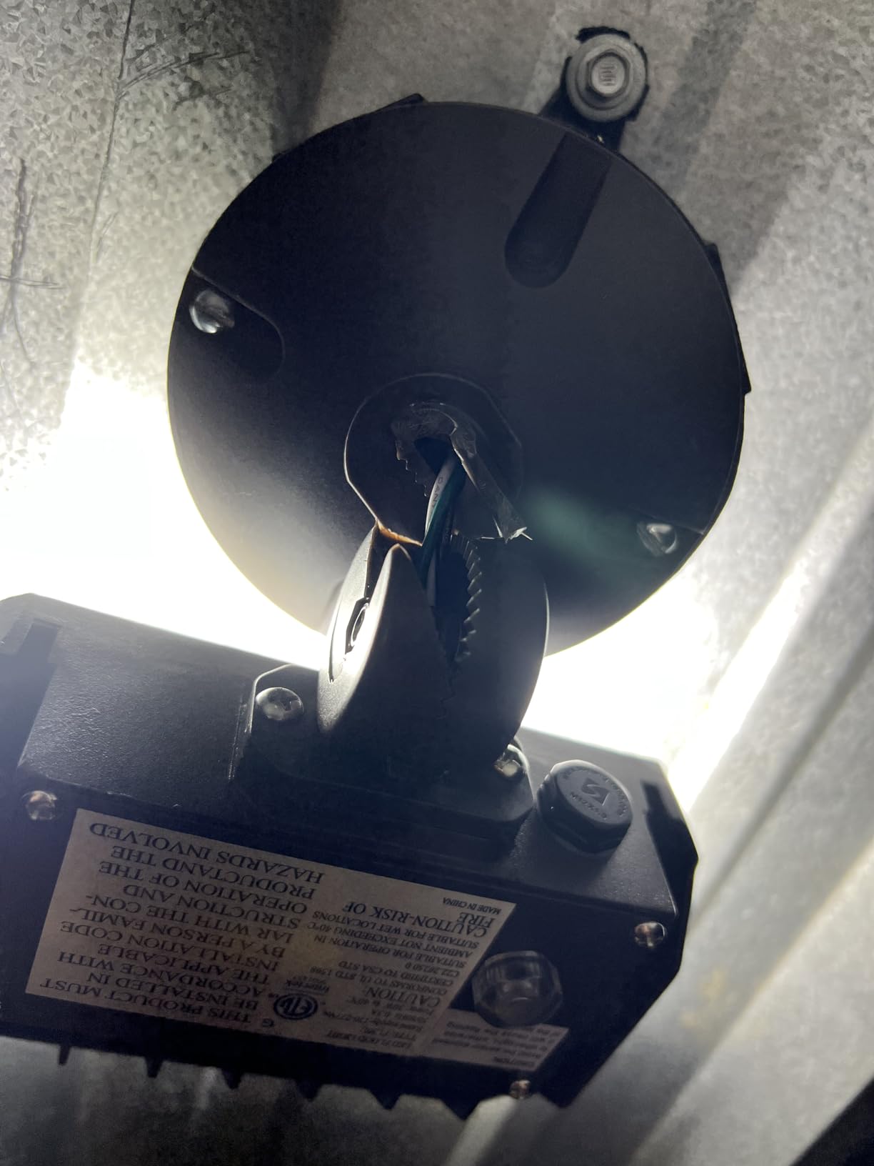 30W LED Flood Light with Knuckle, Outdoor Dusk to Dawn Light 5000K | with Photocell Aluminum 4,050lm(200W Equivalent) IP65 Waterproof AC100-277V for Wall Mount Garden Landscape ETL Listed customer photo 1