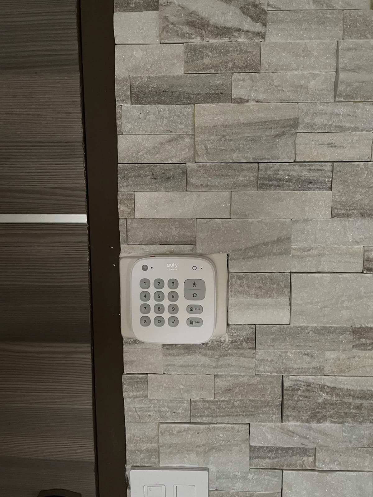 eufy Security 5-Piece Home Alarm Kit, Home Security System, Keypad, Motion Sensor, 2 Entry Sensors, Home Alarm System, Control from the App, Links with eufyCam, Optional 24/7 Protection customer photo 1