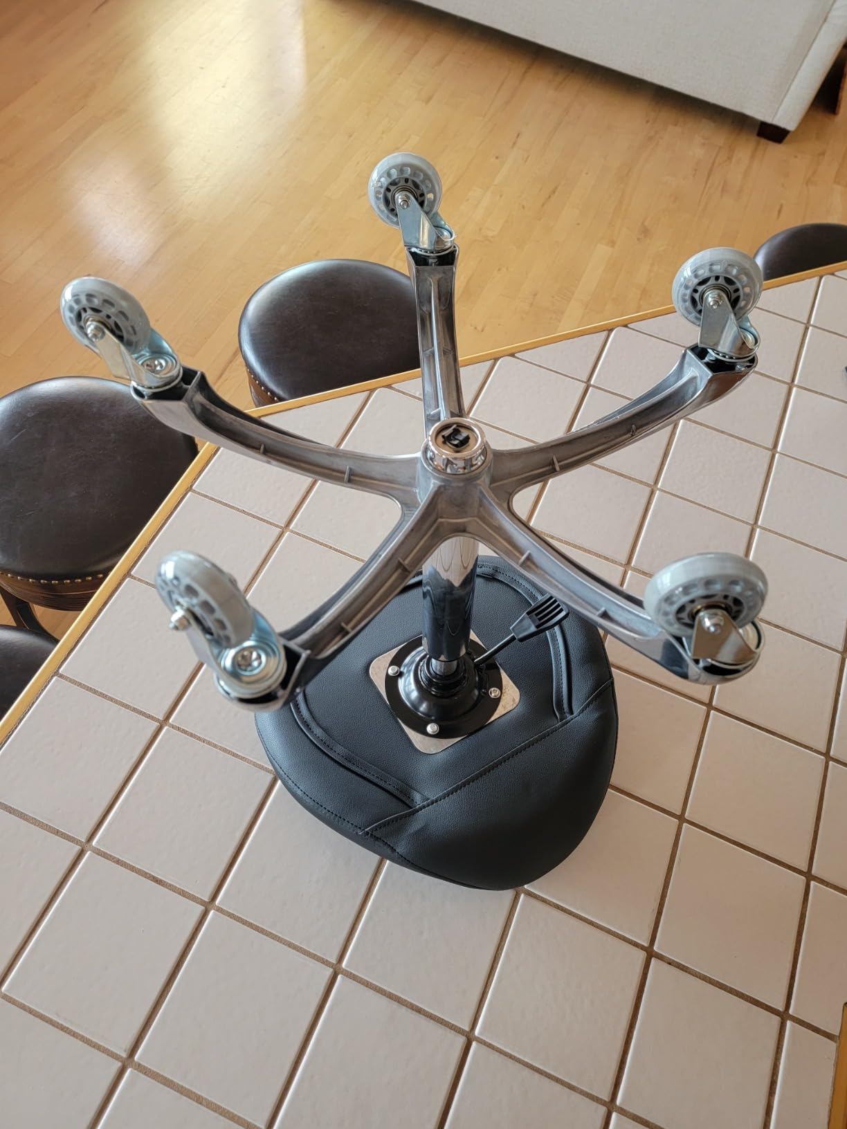 Professional Saddle Stool with Wheels Ergonomic Swivel Height Adjustable for Clinic Dentist Beauty Salon Tattoo Office (Camel) customer photo 1