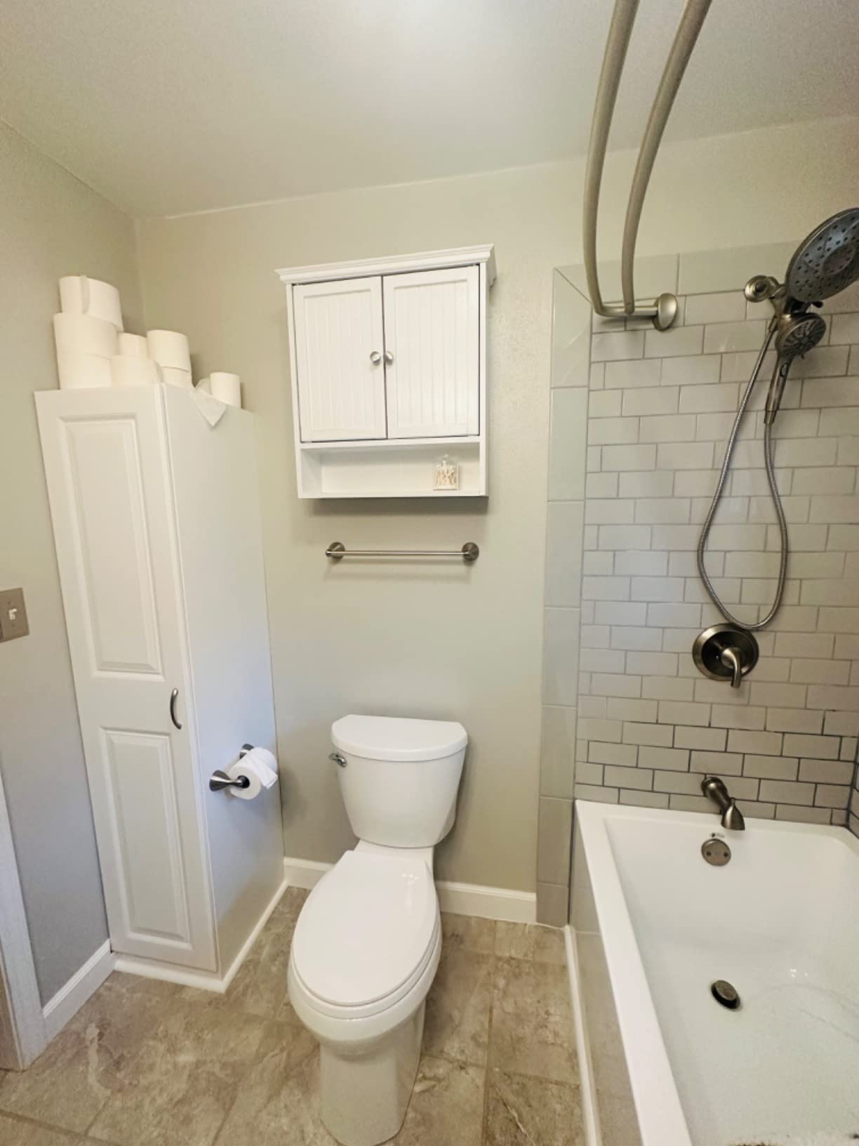 Acrylic, Fiberglass Alcove Soaking Bathtub with Integral Apron Front in Glossy White - Right Hand Drain, 60