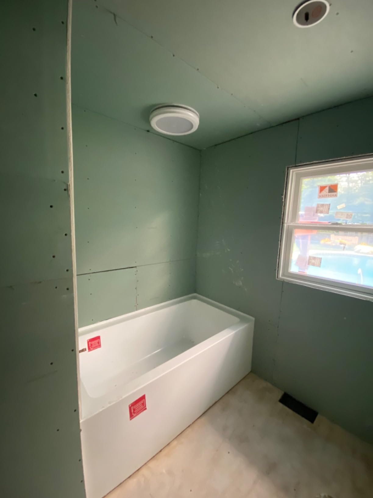 Acrylic, Fiberglass Alcove Soaking Bathtub with Integral Apron Front in Glossy White - Right Hand Drain, 60