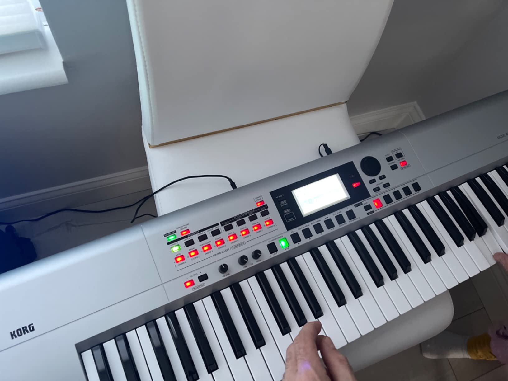 Korg i3 Arranger Keyboard - Silver customer photo 2