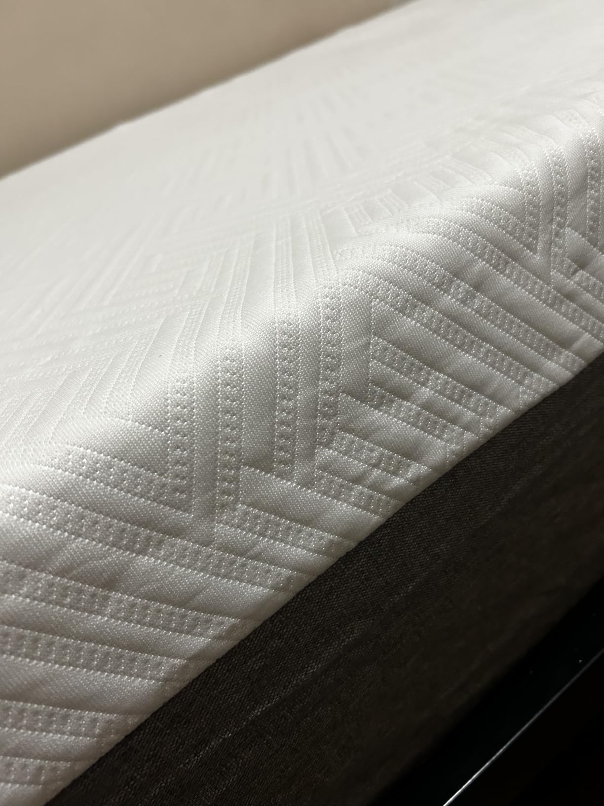 Novilla Bliss King Size Mattress, 12 Inch Gel Memory Foam King Mattress | Cool Night Sleep & Pressure Relief, Support Foam for Spine Alignment & Motion Isolating, Medium Plush Feel customer photo 2