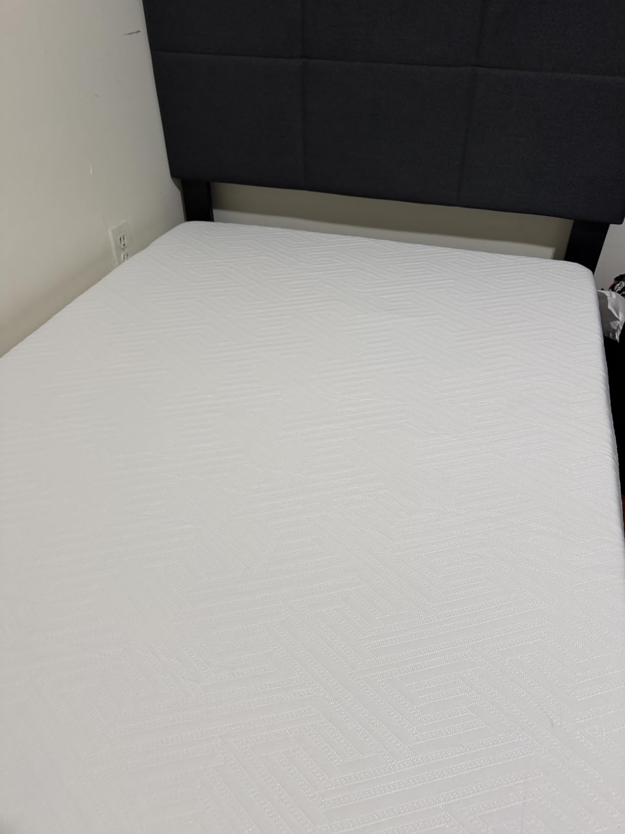 Novilla Bliss Queen Size Mattress, 12 Inch Gel Memory Foam Mattress Queen | Cool Night Sleep & Pressure Relief, Support Foam for Spine Alignment & Motion Isolation, Medium Plush Feel customer photo 2