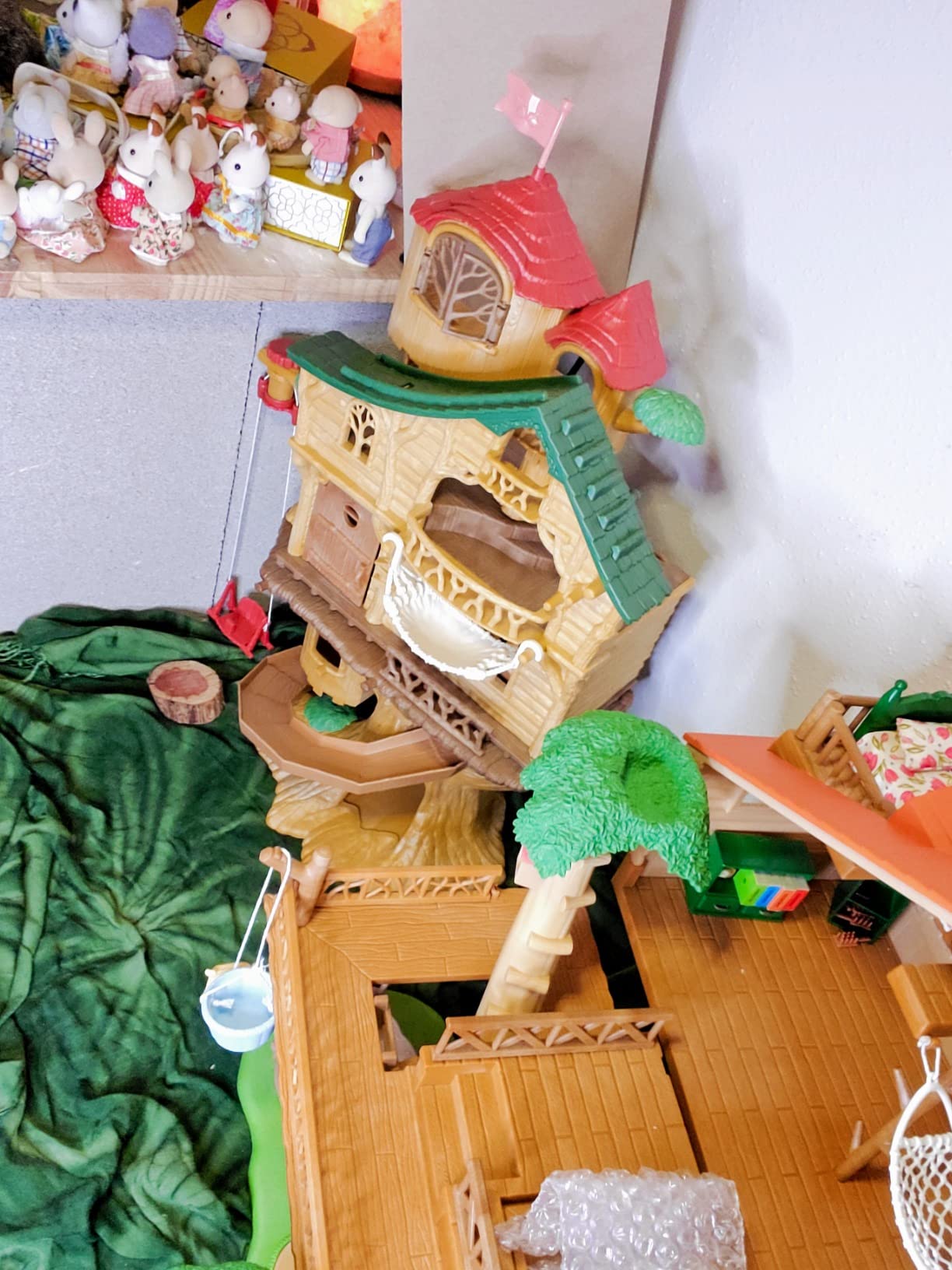 Calico Critters - Vacation Homes - Adventure Treehouse - 2025 Edition | Climb into canopy adventures - leafy lookouts and cozy corners that connect with other playsets for a whole village, Ages 3+ customer photo 1