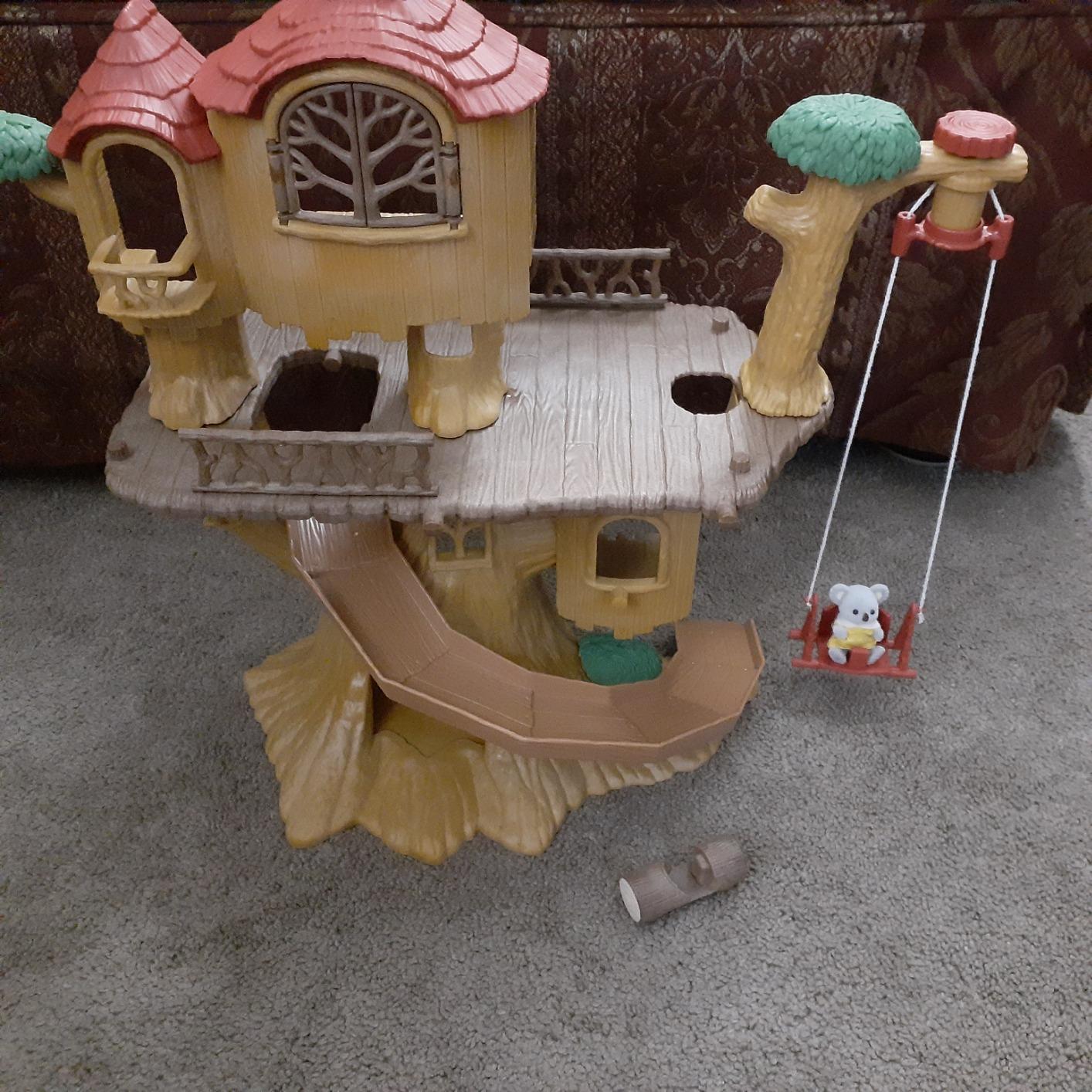Calico Critters - Vacation Homes - Adventure Treehouse - 2025 Edition | Climb into canopy adventures - leafy lookouts and cozy corners that connect with other playsets for a whole village, Ages 3+ customer photo 2