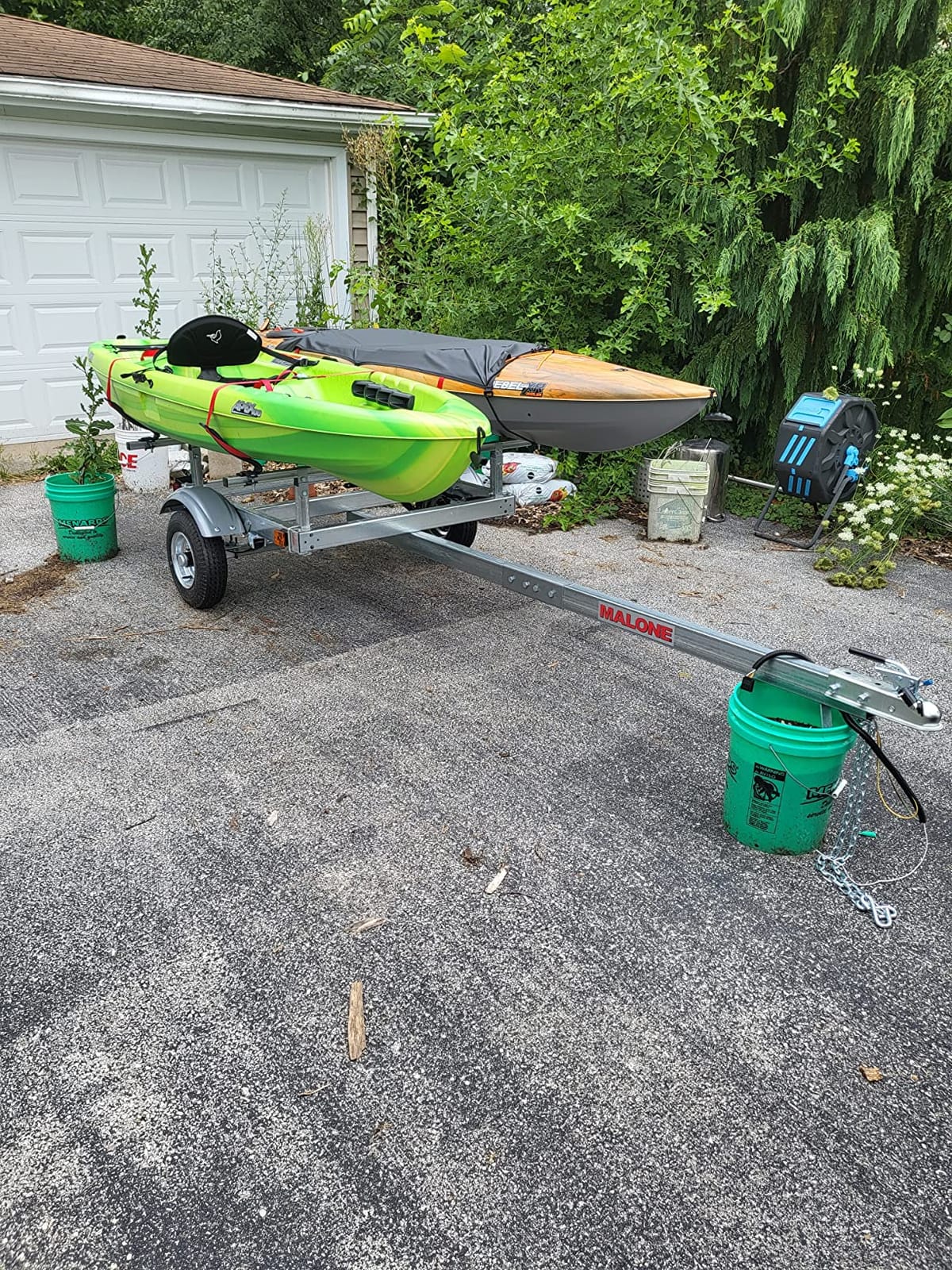 Malone MPG586XV EcoLight 2 Kayak Trailer with 2 V-Rack Kayak Carriers | 14' / 400 lbs Capacity | Fully Submersible | Marine Grade Galvanized Steel Construction customer photo 2