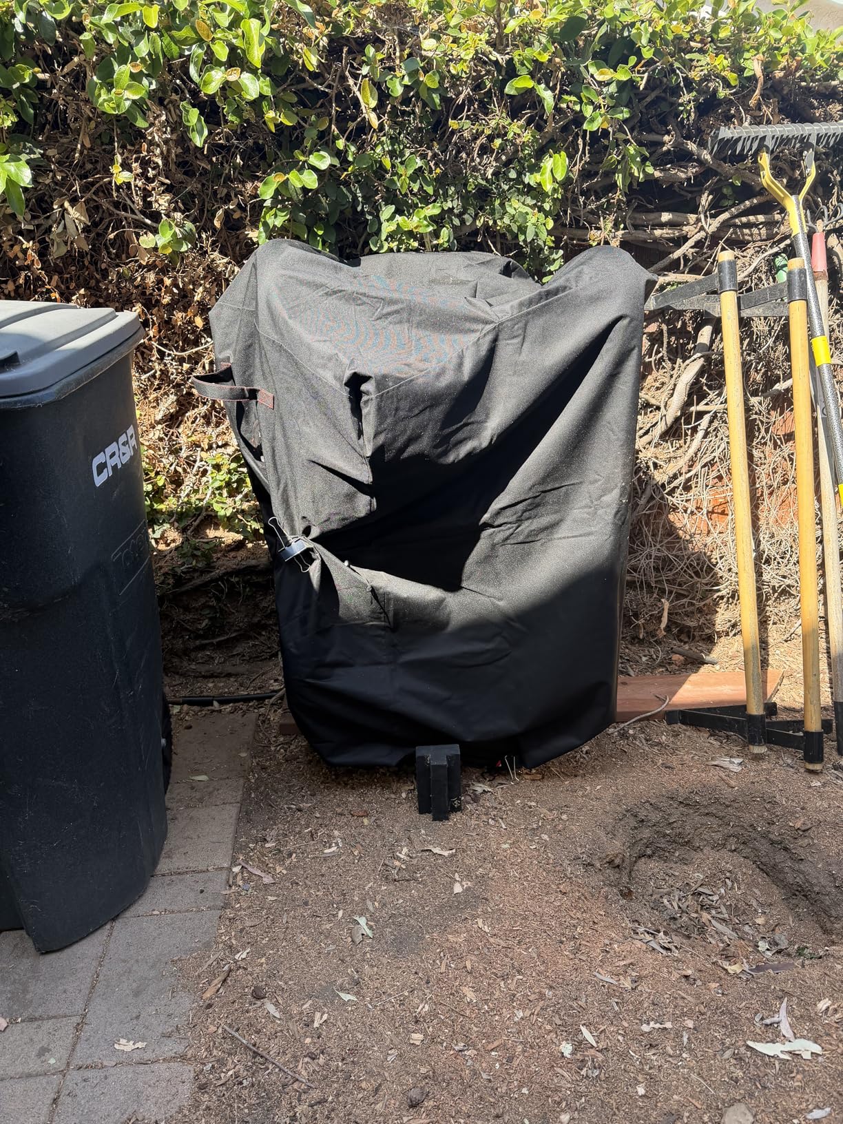 Gorilla Carts 7GCG-NF Heavy-Duty Poly Dump Garden Cart with No-Flat Tires, 7 Cubic Feet, 1200-Pound Capacity, Black, Amazon Exclusive customer photo 2
