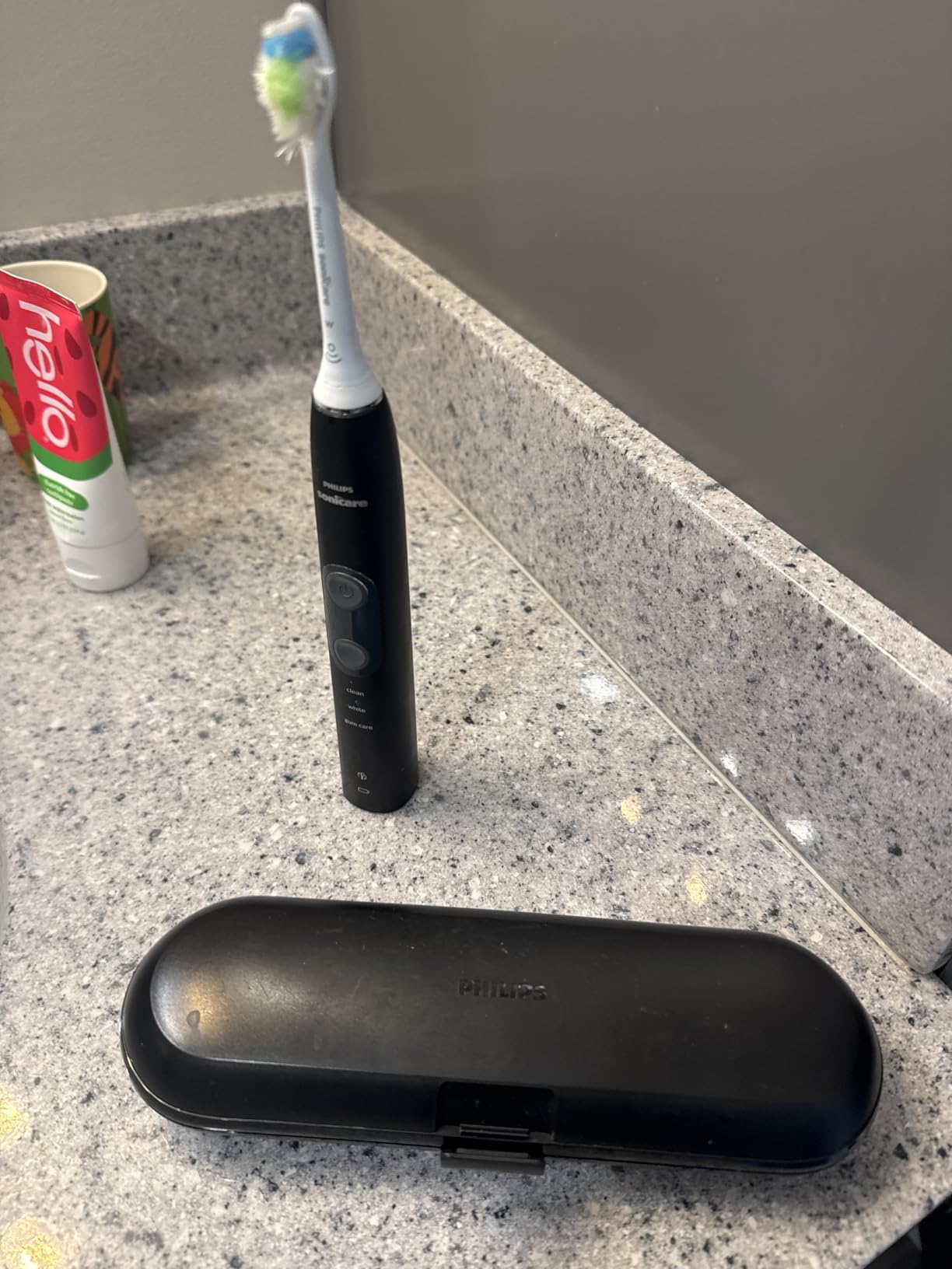 Philips Sonicare 5300 Rechargeable Electric Toothbrush, 3 Brush Head, Black | 700% More Plaque Removal, Visual Pressure Sensor, 3 Brush Settings, 14-Day Battery, Travel Case, HX6423/34 customer photo 1