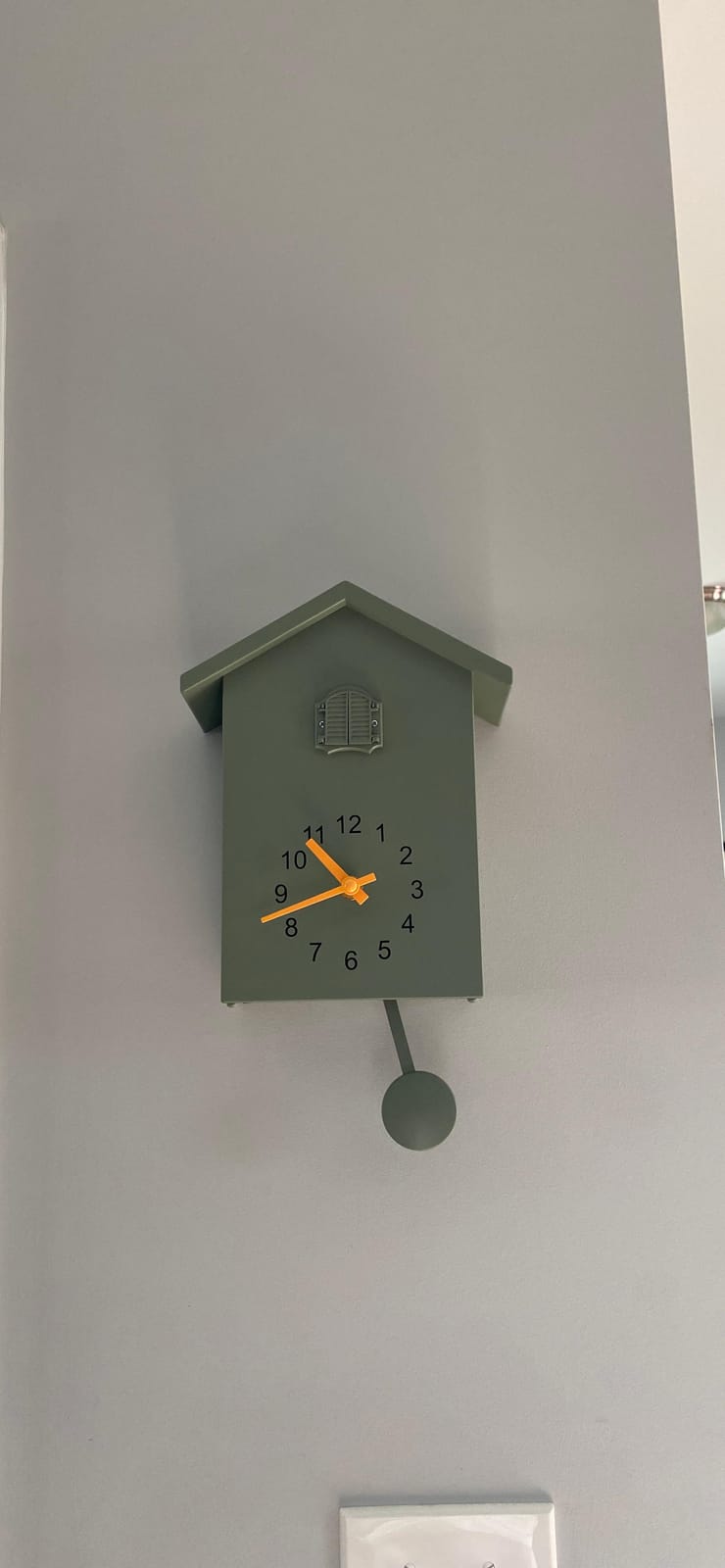KEYPOWER Cuckoo Clock Cuckoo Wall Clock,Cuckoo Bird Voices Call, Design Clock Pendulum, Bird House, Wall Art Home Living Room Kitchen Office Decoration (Green) customer photo 1