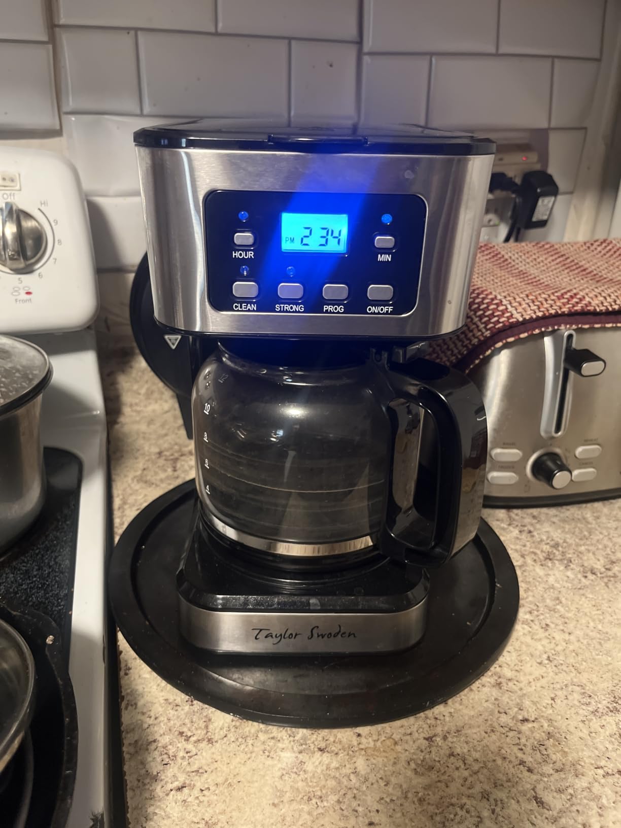 Taylor Swoden 12-Cup Programmable Coffee Maker, Black & Stainless Steel | Regular & Strong Brew Drip Coffee Machine for Home and Office, 24H Timer, Glass Carafe, Pause & Serve, Auto Shut Off customer photo 2