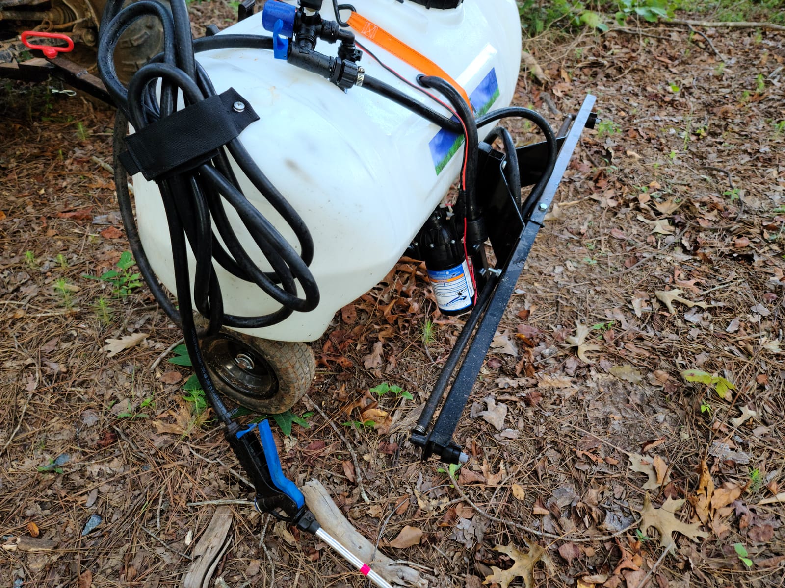 Master Manufacturing 25 Gallon Deluxe Lawn Pull-Behind Trailer Broadcast Sprayer, 2.2GPM customer photo 2