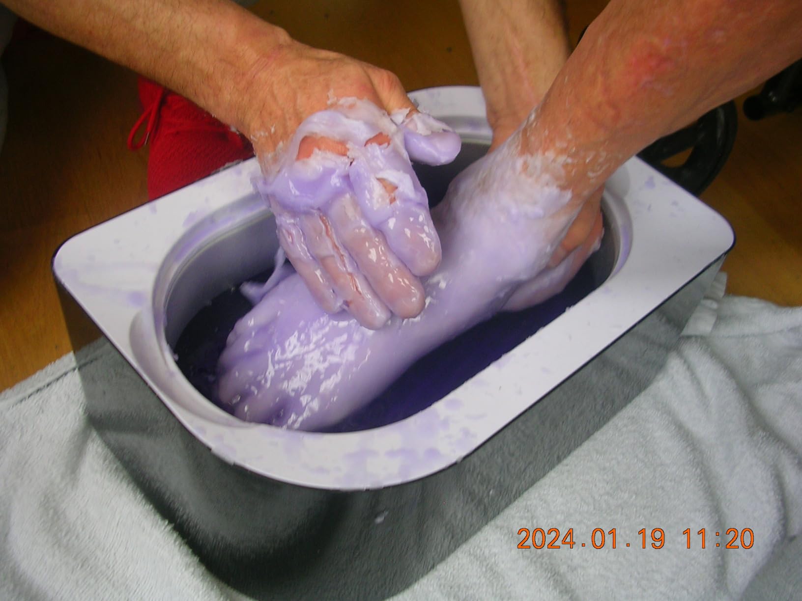 Paraffin Wax Machine for Hand and Feet - Karite Paraffin Wax Bath 4000ml Paraffin Wax Warmer Moisturizing Kit Auto-time and Keep Warm Paraffin Hand Wax Machine customer photo 2